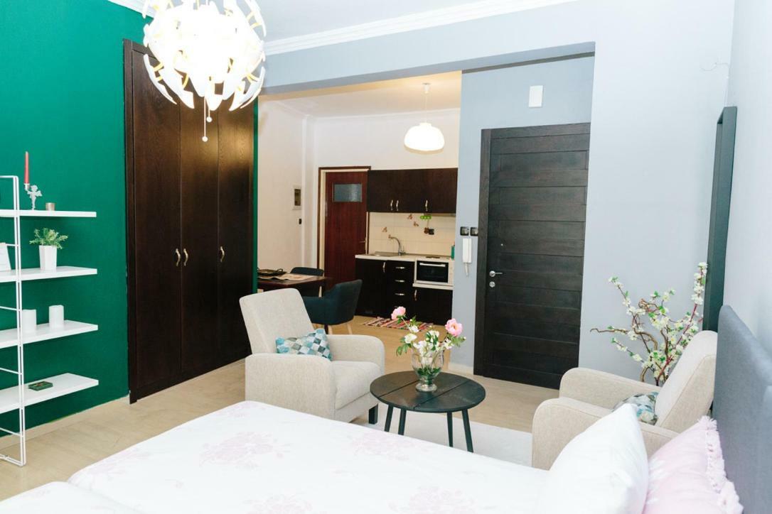 Cosy Downtown Studio - Suite โคโมทินี ภายนอก รูปภาพ